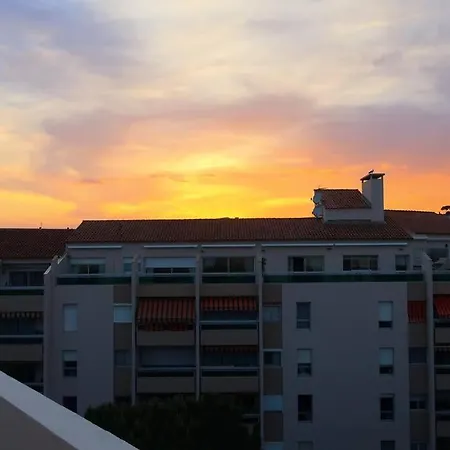 Centre Avec Piscine Et Parking Prive Apartamento